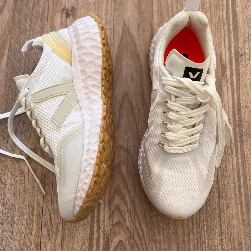 Veja shoes brand new